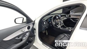 Mercedes-Benz C-Class C200 AMG Line 2021 года из Южной Кореи