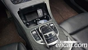 Mercedes-Benz C-Class C200 AMG Line 2021 года из Южной Кореи