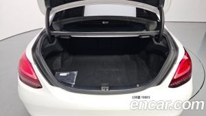 Mercedes-Benz C-Class C200 AMG Line 2021 года из Южной Кореи