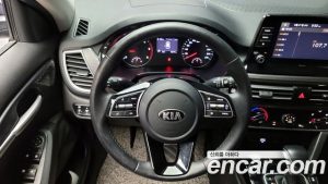 Kia Seltos Дизель 1.6 4WD 2020 года из Южной Кореи