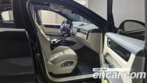 Porsche Cayenne 3.0 E-하이브리드 Coupe 2020 года из Южной Кореи