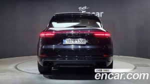 Porsche Cayenne 4.0 Turbo 2021 года из Южной Кореи
