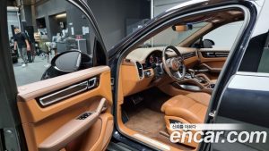 Porsche Cayenne 4.0 Turbo 2021 года из Южной Кореи