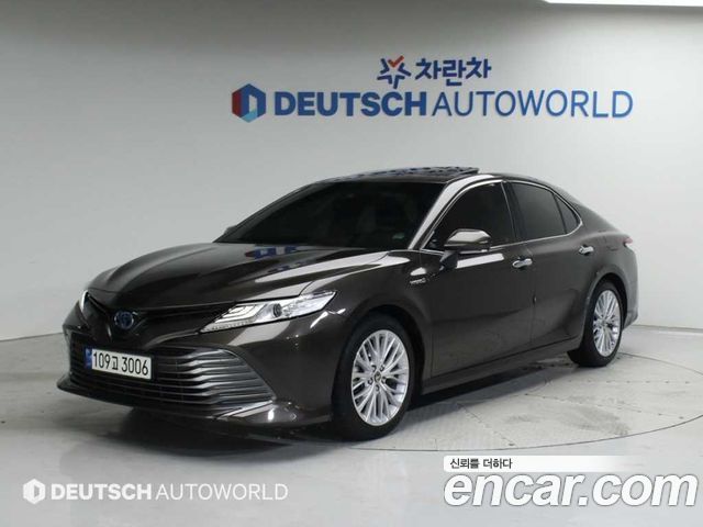 Toyota Camry 2.5 XLE HYBRID 2021 года из Кореи