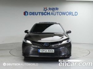 Toyota Camry 2.5 XLE HYBRID 2021 года из Южной Кореи
