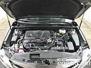Toyota Camry 2.5 XLE HYBRID 2021 года из Южной Кореи