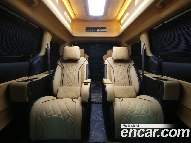 Kia Carnival Бензин 9-Seater HI-Limousine (Special Hi-End Version) 2023 года из Кореи