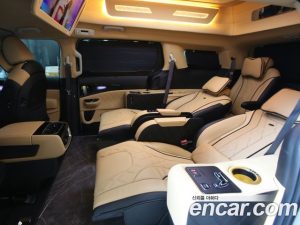 Kia Carnival Бензин 9-Seater HI-Limousine (Special Hi-End Version) 2023 года из Южной Кореи