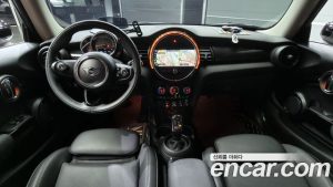 Mini Cooper DEFAULT 2020 года из Южной Кореи