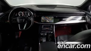 Audi Q8 45 TDI 4WD Premium 2021 года из Южной Кореи