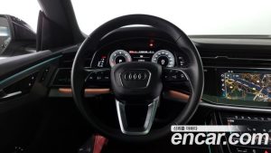 Audi Q8 45 TDI 4WD Premium 2021 года из Южной Кореи