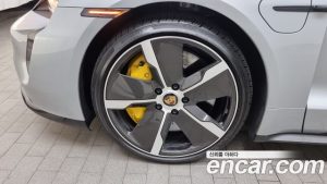 Porsche Taycan Turbo S 2021 года из Южной Кореи