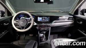 Kia Niro 1.6 HEV 2020 года из Южной Кореи