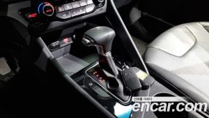 Kia Niro 1.6 HEV 2020 года из Южной Кореи