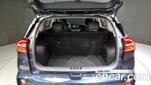 Kia Niro 1.6 HEV 2020 года из Южной Кореи