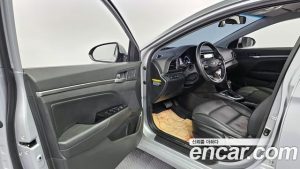 Hyundai AVANTE 1.6 2020 года из Южной Кореи
