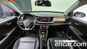 Kia Stonic Дизель 1.6 2019 года из Южной Кореи