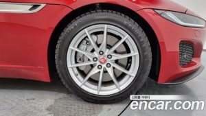 Jaguar F-TYPE P300 Cabriolet 2023 года из Южной Кореи