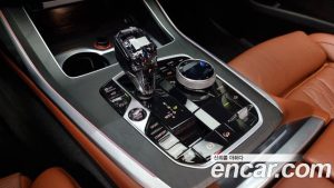 BMW X7 xDrive 40i Design Pure Excellence 6인승 2021 года из Южной Кореи