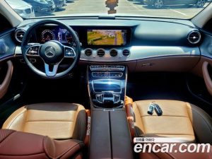Mercedes-Benz E-Class E300 4MATIC AMG Line 2020 года из Южной Кореи