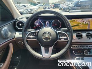 Mercedes-Benz E-Class E300 4MATIC AMG Line 2020 года из Южной Кореи