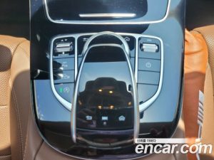 Mercedes-Benz E-Class E300 4MATIC AMG Line 2020 года из Южной Кореи