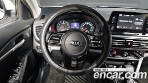 Kia Seltos Бензин 1.6 Turbo 2WD 2020 года из Южной Кореи