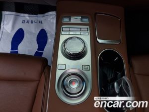 Genesis GV70 2.5T Бензин AWD 2023 года из Южной Кореи