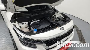 Kia Seltos Бензин 1.6 Turbo 2WD 2021 года из Южной Кореи