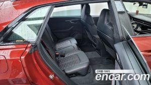 Audi RSQ8 4.0 TFSI 4WD 2021 года из Южной Кореи