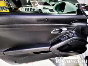Porsche 718 2.0 2021 года из Южной Кореи