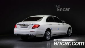 Mercedes-Benz E-Class E220d 4MATIC Exclusive 2020 года из Южной Кореи
