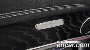 Mercedes-Benz E-Class E220d 4MATIC Exclusive 2020 года из Южной Кореи
