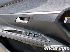 Peugeot 3008 1.5 BlueHDi GT Line 2020 года из Южной Кореи