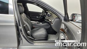 Mercedes-Benz S-Class Maybach S560 4MATIC 2020 года из Южной Кореи