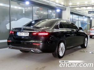 Mercedes-Benz E-Class E220d 4MATIC Exclusive 2021 года из Южной Кореи