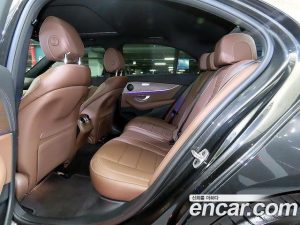 Mercedes-Benz E-Class E220d 4MATIC Exclusive 2021 года из Южной Кореи