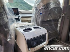 Kia Carnival 9-Seater HI-Limousine 2023 года из Южной Кореи