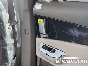 Kia Carnival 9-Seater HI-Limousine 2023 года из Южной Кореи