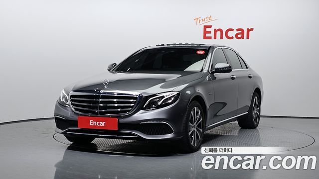 Mercedes-Benz E-Class E300e 4MATIC Exclusive 2020 года из Кореи