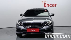 Mercedes-Benz E-Class E300e 4MATIC Exclusive 2020 года из Южной Кореи