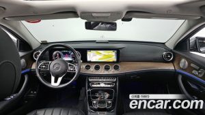 Mercedes-Benz E-Class E300e 4MATIC Exclusive 2020 года из Южной Кореи