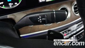 Mercedes-Benz E-Class E300e 4MATIC Exclusive 2020 года из Южной Кореи