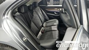 Mercedes-Benz E-Class E300e 4MATIC Exclusive 2020 года из Южной Кореи
