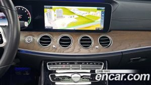 Mercedes-Benz E-Class E300e 4MATIC Exclusive 2020 года из Южной Кореи