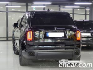 Rolls-Royce Cullinan 6.7 V12 Black Badge 2023 года из Южной Кореи