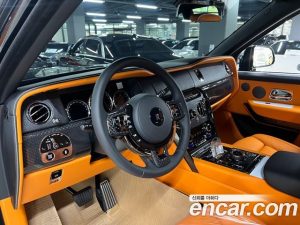 Rolls-Royce Cullinan 6.7 V12 Black Badge 2023 года из Южной Кореи