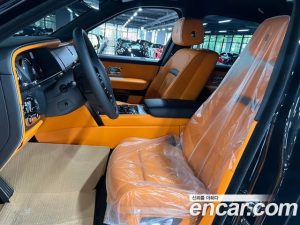 Rolls-Royce Cullinan 6.7 V12 Black Badge 2023 года из Южной Кореи