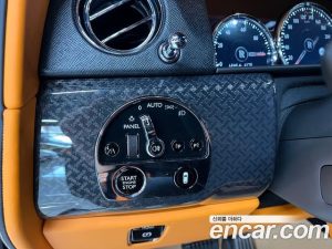 Rolls-Royce Cullinan 6.7 V12 Black Badge 2023 года из Южной Кореи