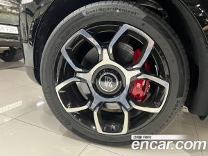 Rolls-Royce Cullinan 6.7 V12 Black Badge 2023 года из Южной Кореи